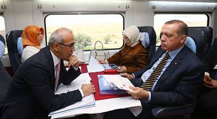Bakan Elvan: &quot;Erdoğan&#039;a ne yapılsa azdır&quot;