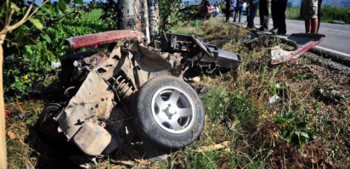 Bu otomobilden sağ çıktılar Bu otomobilden sağ çıktılar