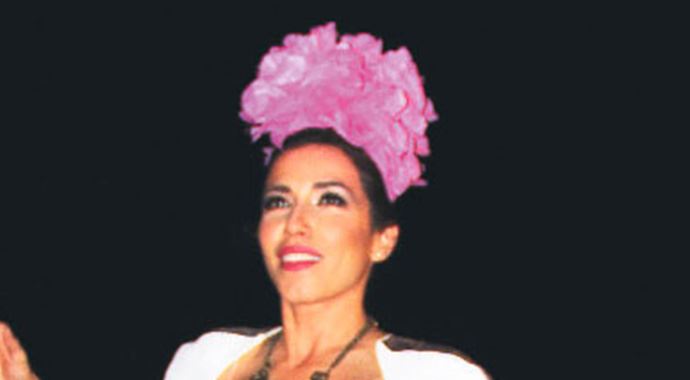 Burcu Güneş yeni yaşını kutladı