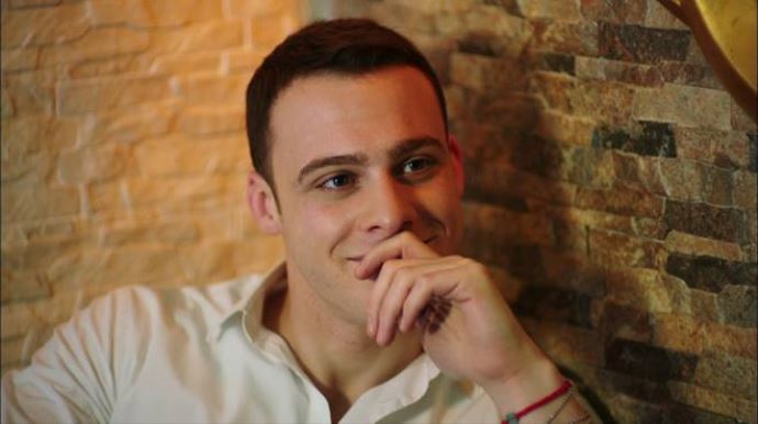 Kerem Bürsin'den büyük jest!
