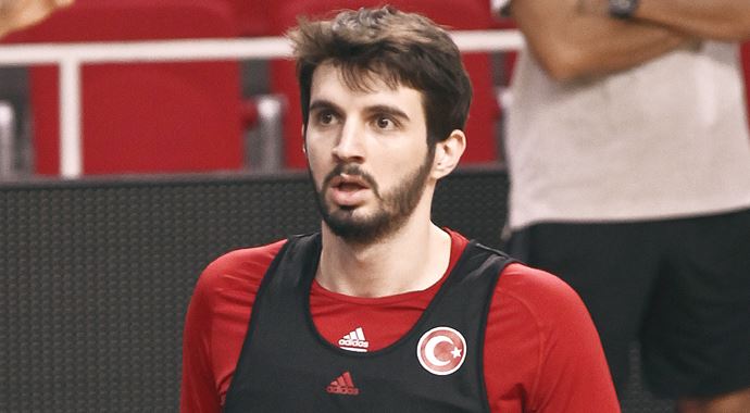 Furkan Aldemir: Tek renk kırmızı beyaz