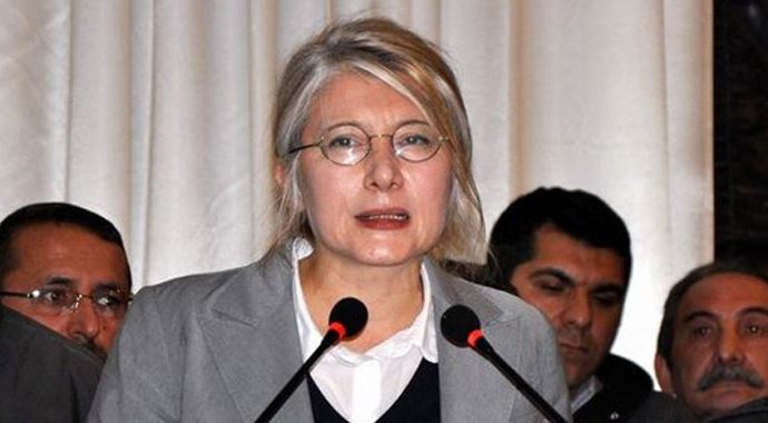 Emine Ülker Tarhan aday olacak mı? Emine Ülker Tarhan aday olacak mı?