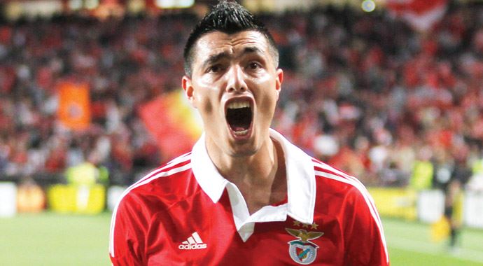 Trabzonspor Oscar Cardozo&#039;yu borsaya bildirdi