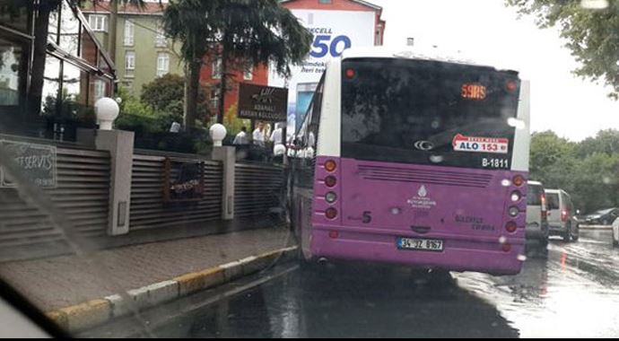 İstanbul'da bir belediye otobüsü kazası daha! İstanbul'da bir belediye otobüsü kazası daha!
