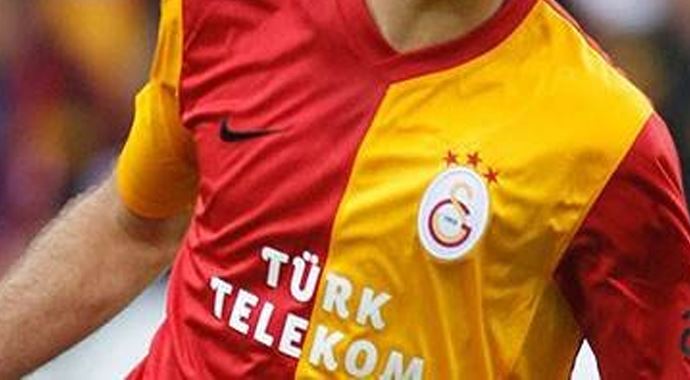 Galatasaray'ın yıldızına 3 kulüpten resmi teklif! Galatasaray'ın yıldızına 3 kulüpten resmi teklif!
