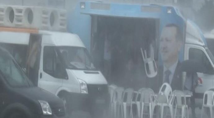 Bakan Yazıcı: Yağmuru zevkle izledim Bakan Yazıcı: Yağmuru zevkle izledim