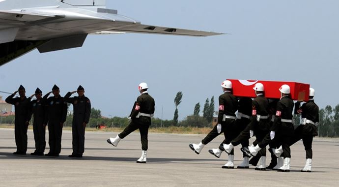 Şehit askerler memleketlerine uğurlandı