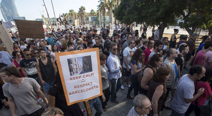 Barcelona'da 'edepsiz turist' eylemi