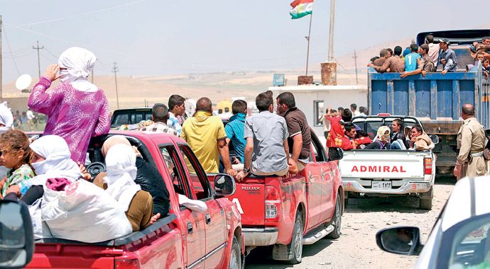 IŞİD karşısında gerileyen peşmergeye YPG desteği