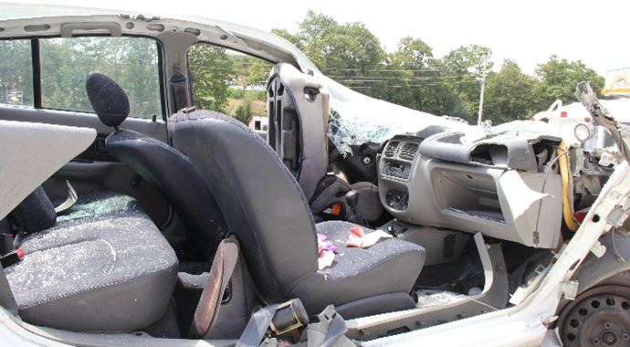 Uşak'ta katliam gibi trafik kazası: 4 ölü, 2 yaralı var