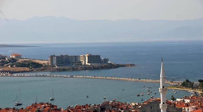 Ayvalık Lale Adası&#039;ndaki uçurumdan düşen kadın öldü