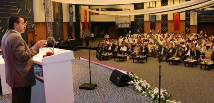 Çelik'ten sendikalara çağrı: Yanlış yoldasınız Çelik'ten sendikalara çağrı: Yanlış yoldasınız
