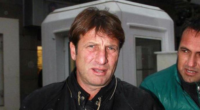 Kaya Çilingiroğlu ehliyeti kaptırdı!