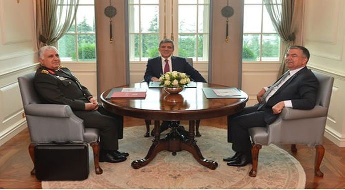 Cumhurbaşkanı Gül, YAŞ kararını onadı Cumhurbaşkanı Gül, YAŞ kararını onadı