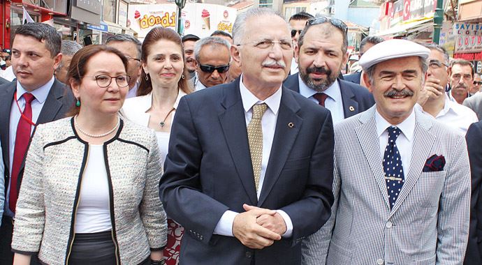 Ekmeleddin İhsanoğlu: Niye 18 milyon seçim pusulası fazla basıldı?