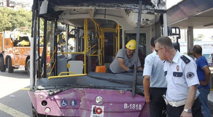 Kabataş'ta kaza yapan otobüs şoförü konuştu Kabataş'ta kaza yapan otobüs şoförü konuştu