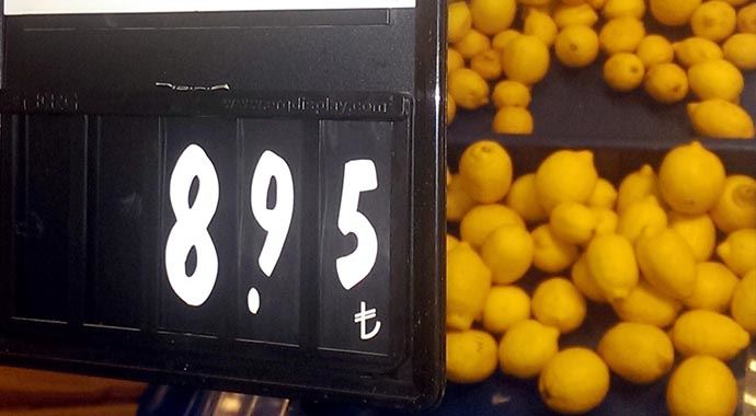 Limonun tanesi 2 Liraya koşuyor Limonun tanesi 2 Liraya koşuyor