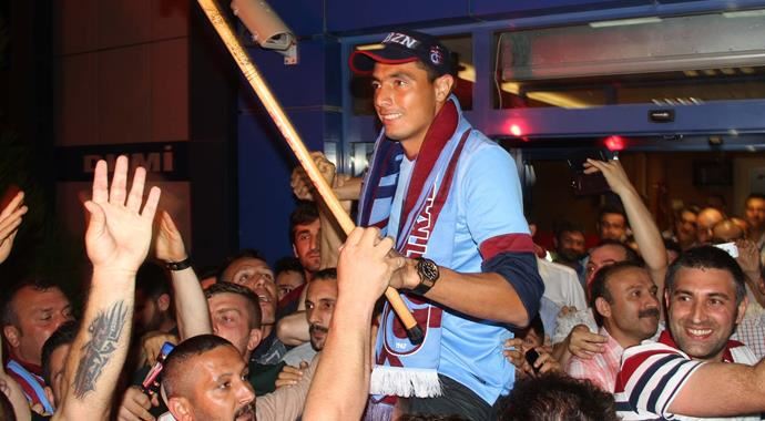 Trabzonspor, Cardozo ile anlaştığını borsaya bildirdi