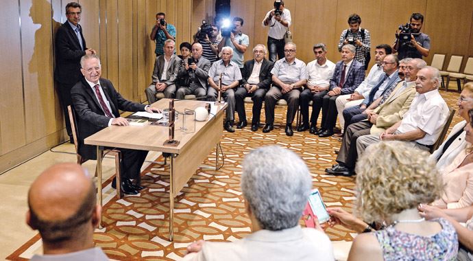 İhsanoğlu topu taca attı: -Alevilik bir din mi? -Alevilere sorun!