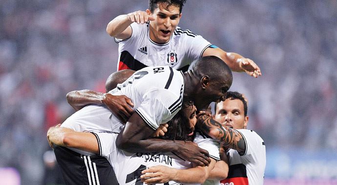 Beşiktaş Devler Ligi&#039;ne kanat çırptı... &#039;BABA&#039;M SAĞOLSUN