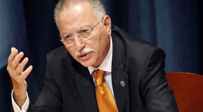 İhsanoğlu'dan yeni gaf! İhsanoğlu'dan yeni gaf!