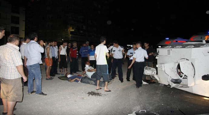 Diyarbakır'da zırhlı bir polis aracı devrildi, yaralılar var