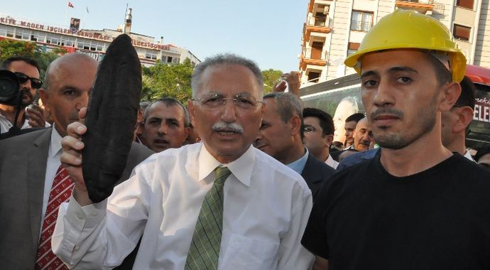 Ekmeleddin'e "kara ekmek" Ekmeleddin'e "kara ekmek"