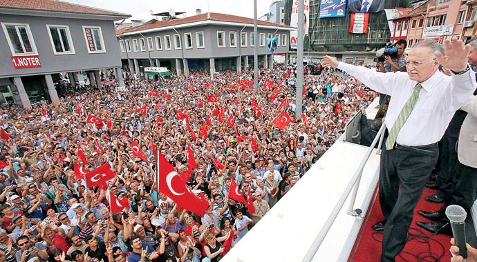 Yarış bitti, İhsanoğlu siyasete alıştı! Yarış bitti, İhsanoğlu siyasete alıştı!