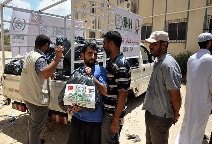 İHH&#039;dan Gazze&#039;ye yardım
