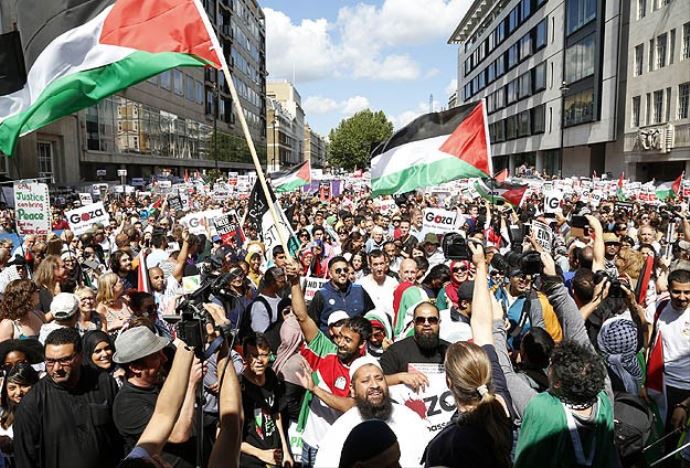 Dünya İsrail&#039;i protesto etti
