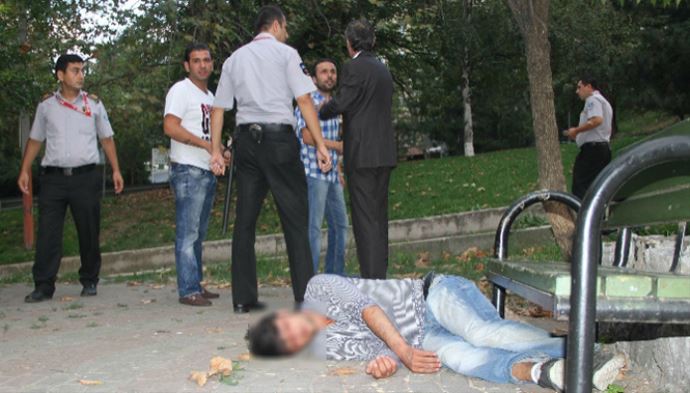 Bonzai içtikten sonra komaya giren gence polis sahip çıktı