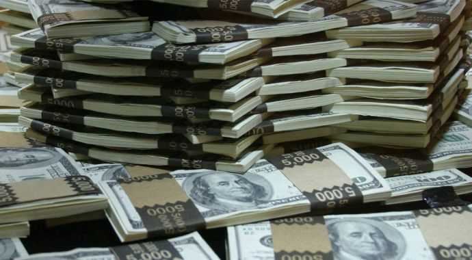 Dolar 8 ayın zirvesine çıktı Dolar 8 ayın zirvesine çıktı