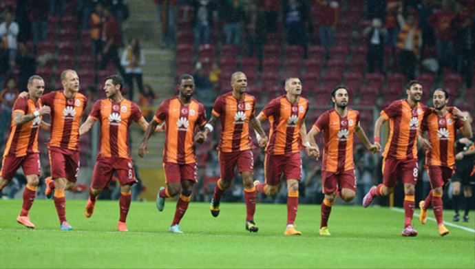 Futbolculardan taraftara sürpriz mesaj! Futbolculardan taraftara sürpriz mesaj!