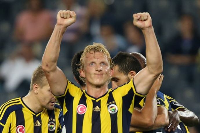 Kuyt eleştirenleri tesislere davet etti