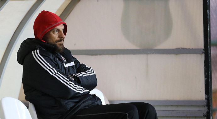 Slaven Bilic'e ilk uyarı Slaven Bilic'e ilk uyarı