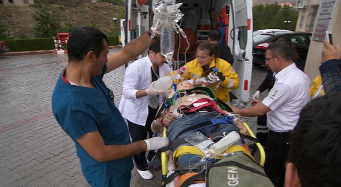 İtfaiye aracı kaza yaptı, ölü ve yaralı var İtfaiye aracı kaza yaptı, ölü ve yaralı var