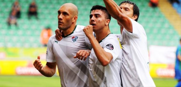 Bursaspor Rize'de şahlandı! Bursaspor Rize'de şahlandı!