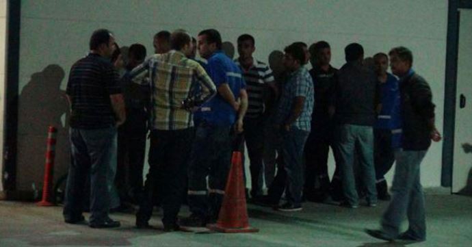 Tellerdeki halıyı almak isterken... Tellerdeki halıyı almak isterken...