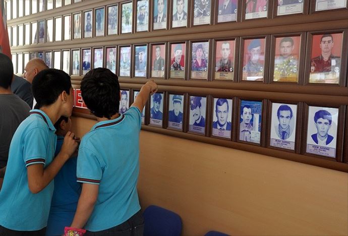 Şehit yakını ve gazilerin atamaları 2 Ekim&#039;e ertelendi