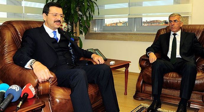 Türk bayrağını dalgalandırmak en büyük vazifemizdir