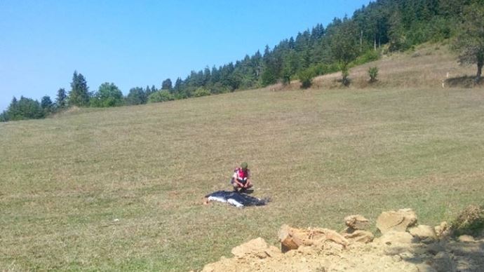 Çalışır halde bıraktığı iş makinesinin altında can verdi