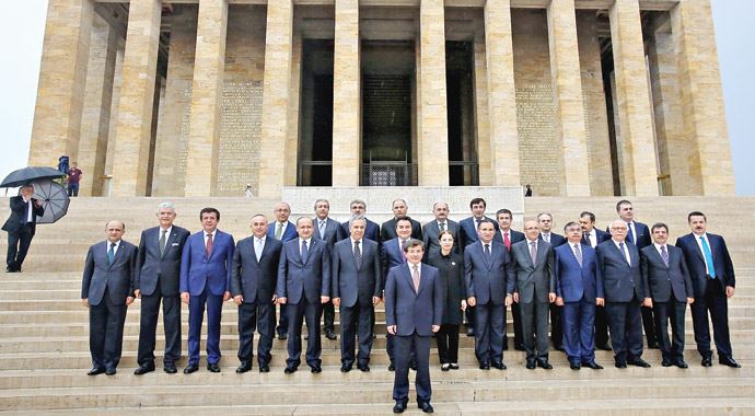 62. Kabine Anıtkabir'i ziyaret etti 62. Kabine Anıtkabir'i ziyaret etti