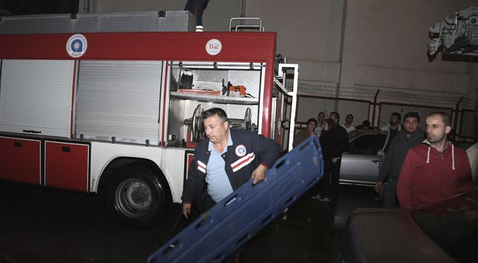 Antalya'da ev yangını: 2 yaralı Antalya'da ev yangını: 2 yaralı