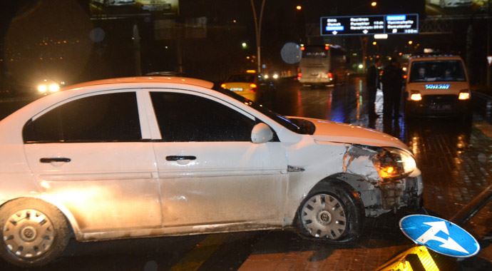 Başkent'te trafik kazası, 1 yaralı Başkent'te trafik kazası, 1 yaralı