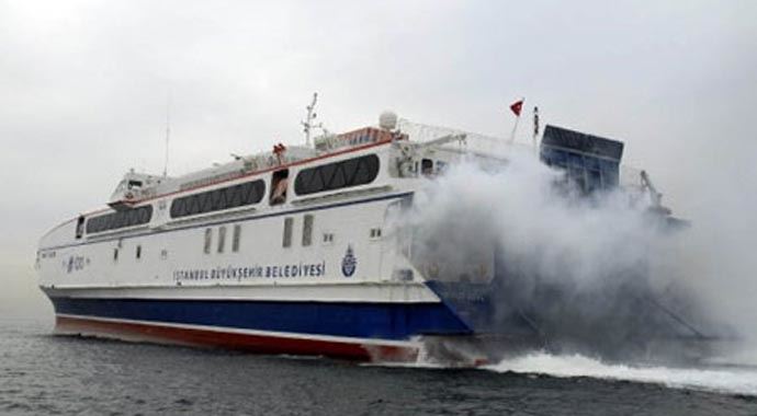 İDO seferleri fırtına sebebi ile iptal edildi İDO seferleri fırtına sebebi ile iptal edildi