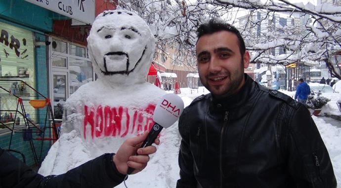 Kardan adamı traş etti Kardan adamı traş etti