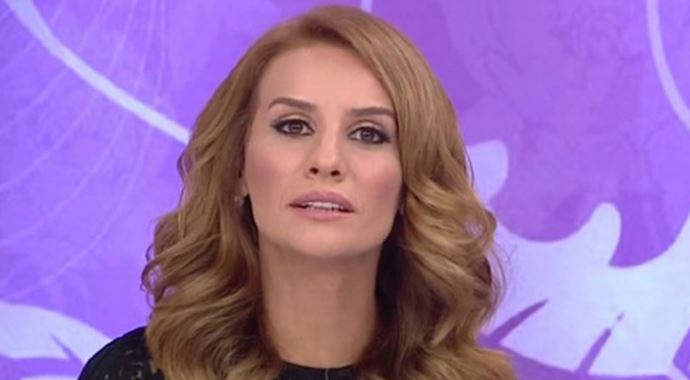 Esra Erol'un stüdyosunda yangın! Esra Erol'un stüdyosunda yangın!