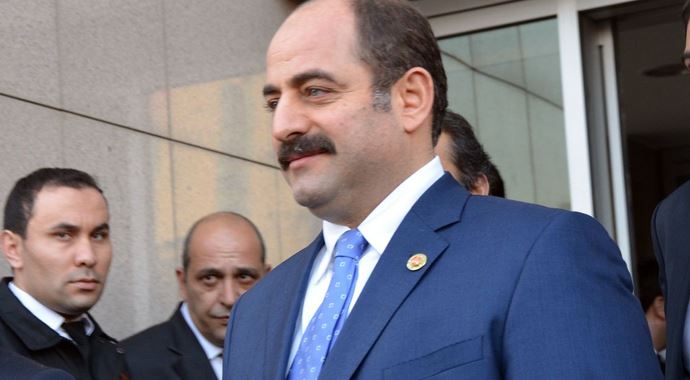 Zekeriya Öz yine baltayı taşa vurdu Zekeriya Öz yine baltayı taşa vurdu