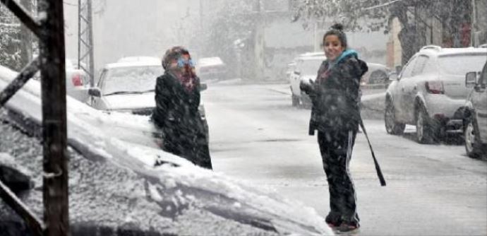 O ilimize 8 yıl sonra kar yağdı O ilimize 8 yıl sonra kar yağdı