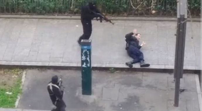 Öldürülen Müslüman polisin ailesi konuştu Öldürülen Müslüman polisin ailesi konuştu
